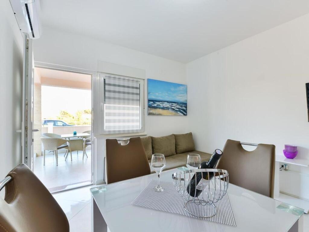 Apartmani Velic Vir Exterior foto